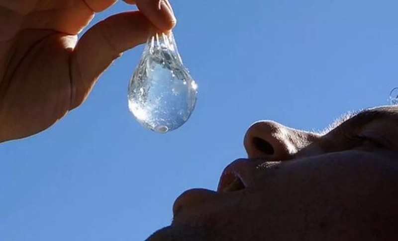 وداعاً لزجاجات المياه البلاستيكية مع هذا الاختراع..شاهدوا الصور!